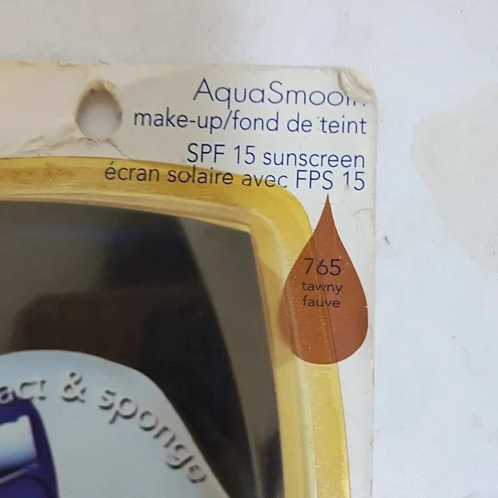 2 Covergirl Aqua Smooth Foundation W SPF‎ 15 - 765 Tawny Fauve 0.4 Oz